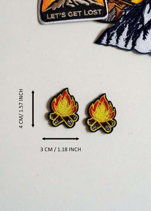 Set of 2 embroidered campfire patches: small iron-on or sew-on outdoor-themed patch. Perfect for decoration or clothing repairs.