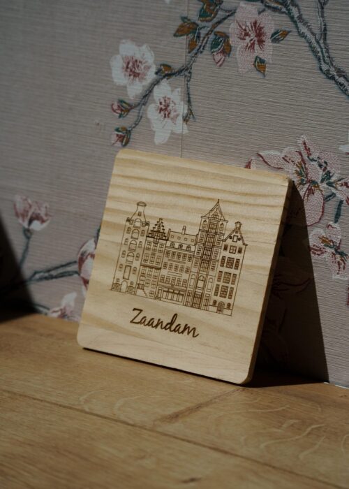 Unique set of 4: Zaandam/ Amsterdam engraved wooden coaster – Dutch houses souvenir – Holland gift for travelers and locals