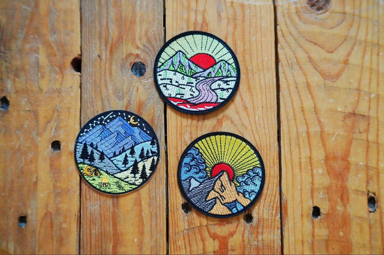 Mountain theme embroidered patch - iron on patch for climbing, bouldering, outdoor and adventure enthousiasts - Afbeelding 5